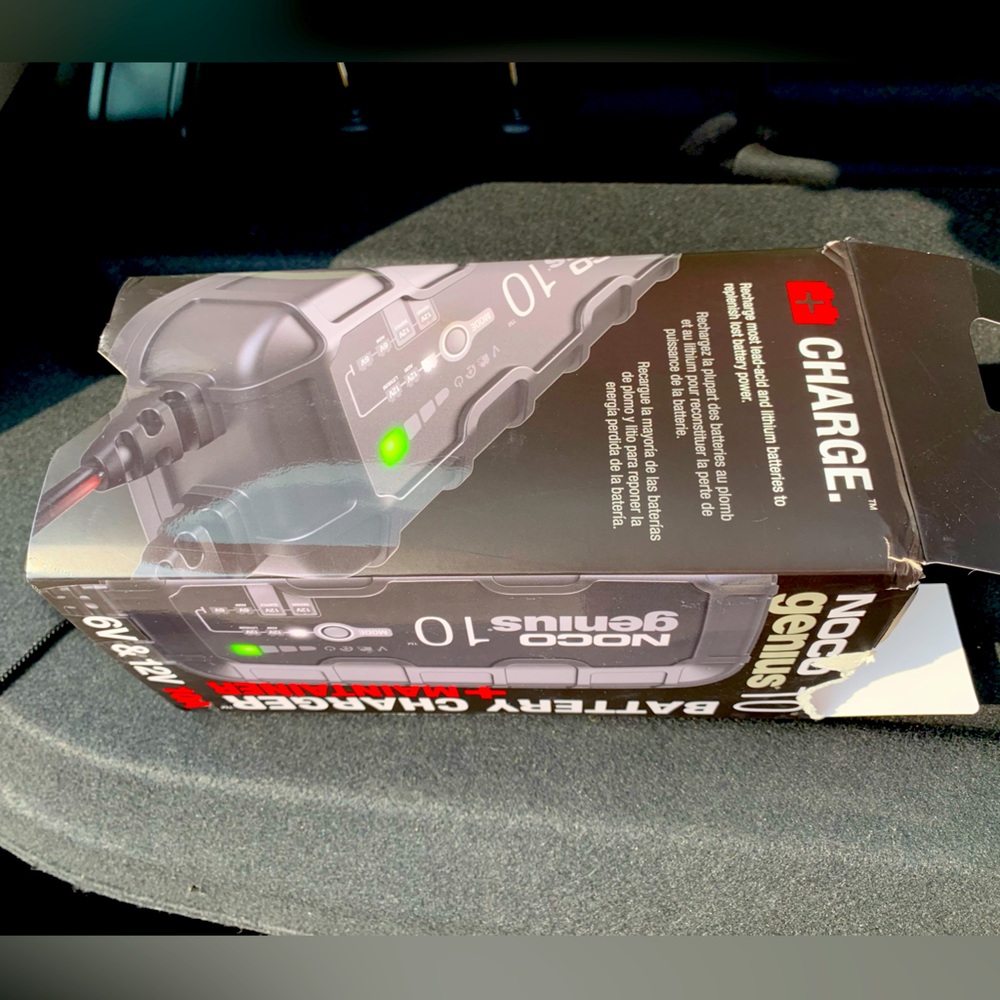 Car battery starter - NOCO Genius